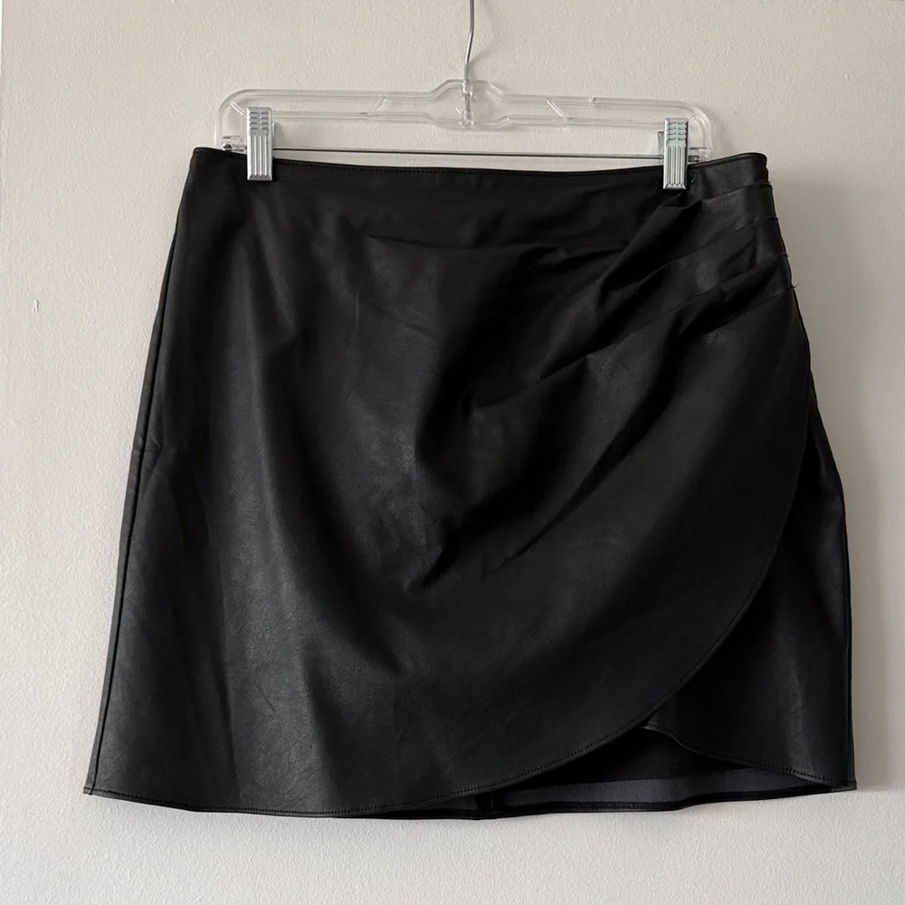 Abercrombie & Fitch Vegan Leather Ruched Mini Skirt size larger - Picture 2 of 8